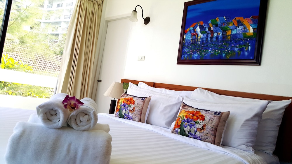 Nern Chalet Beachfront Hotel 20/74