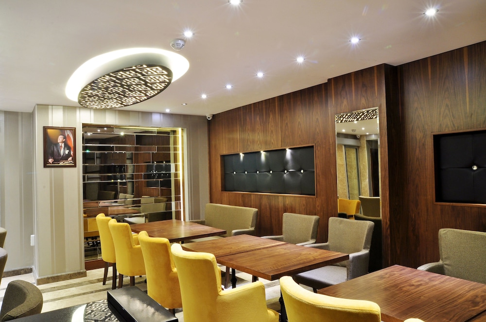 Avin Hotel 13/20