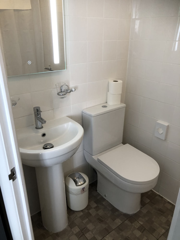 Brighton Surf Guest House 47/50