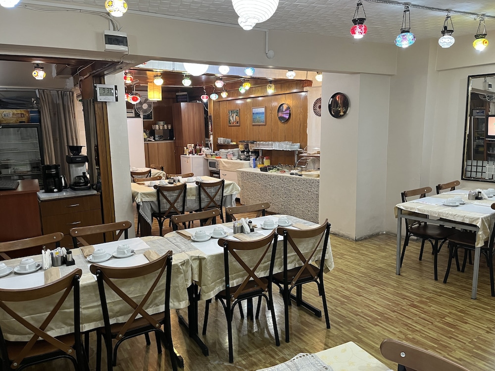 Istanbul Paris Hotel And Hostel 56/74