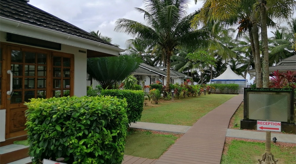 Le Relax Beach Resort 55/60