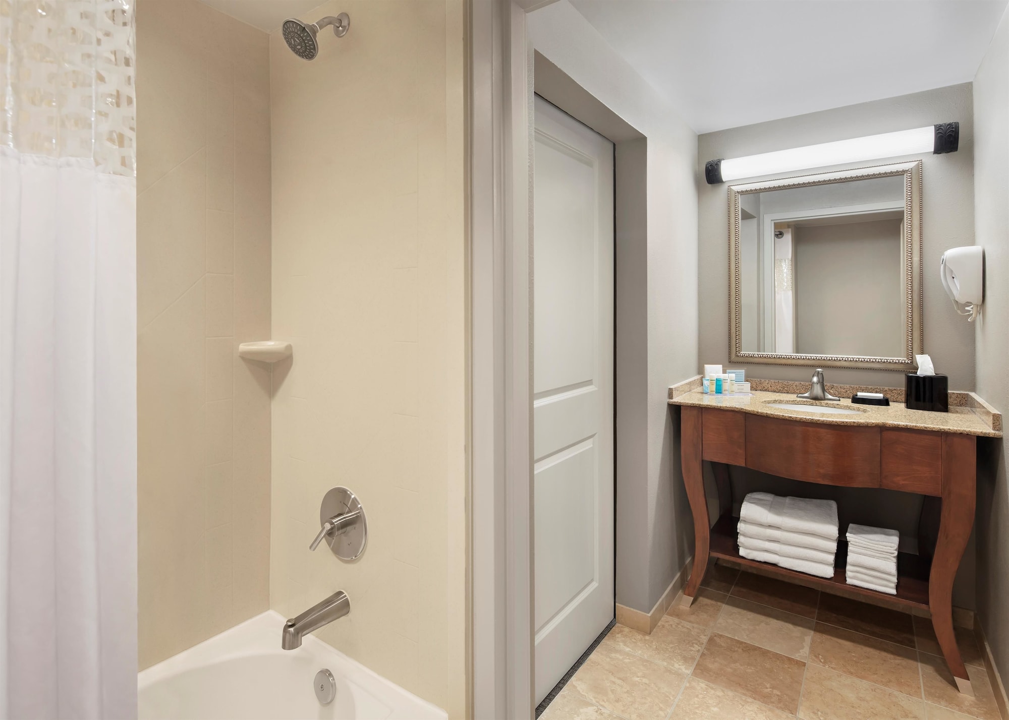 جناح استوديو بسرير كينج مع أريكة، Hampton Inn & Suites Alexandria Old Town Area South 6/8