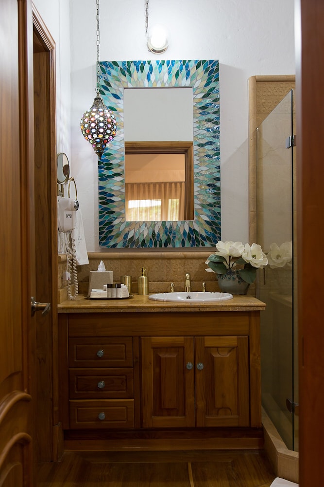 Visus Hotel Boutique and Spa 50/50