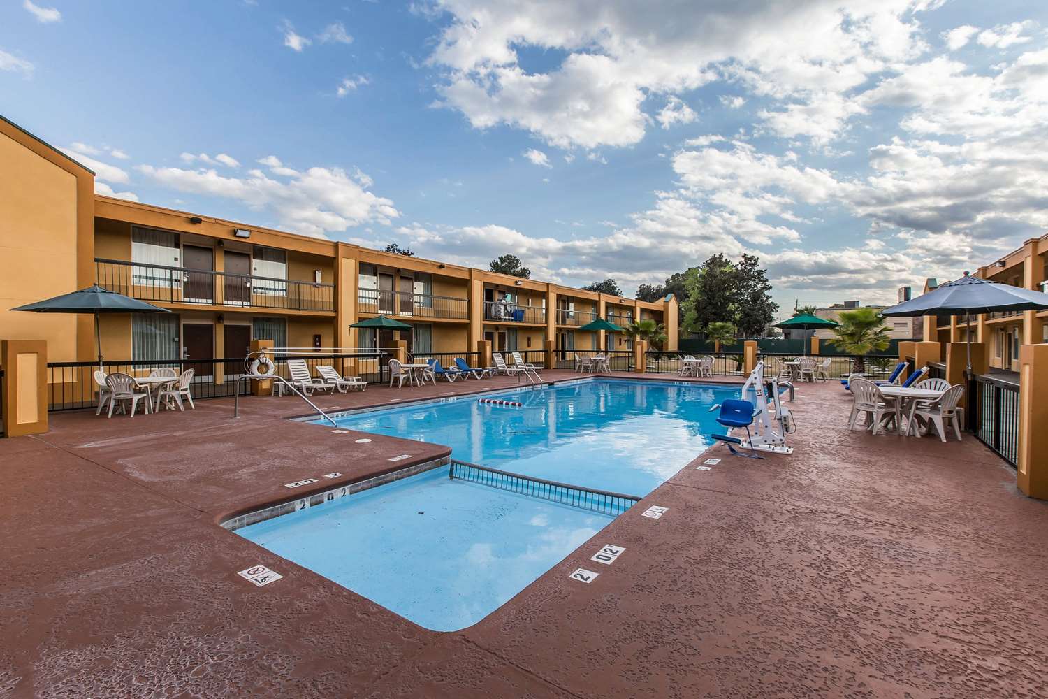 Quality Inn Savannah Midtown 17/18