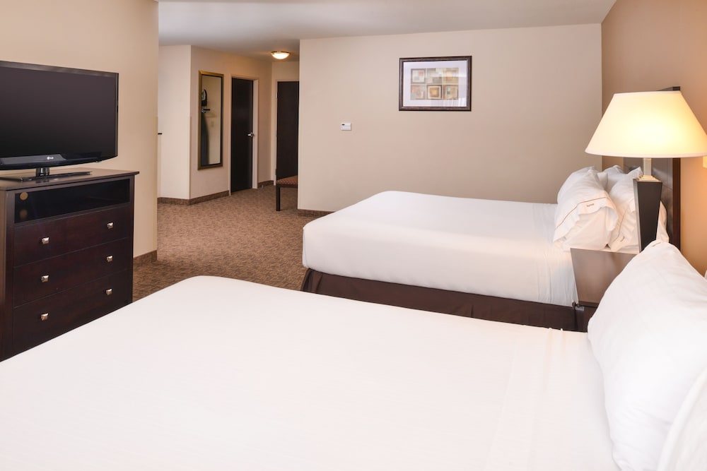 Holiday Inn Express Suites Wheeling 21/78