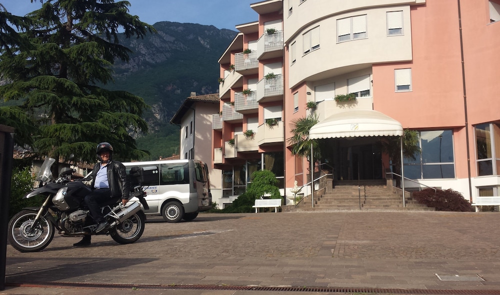 Hotel Everest 64/70