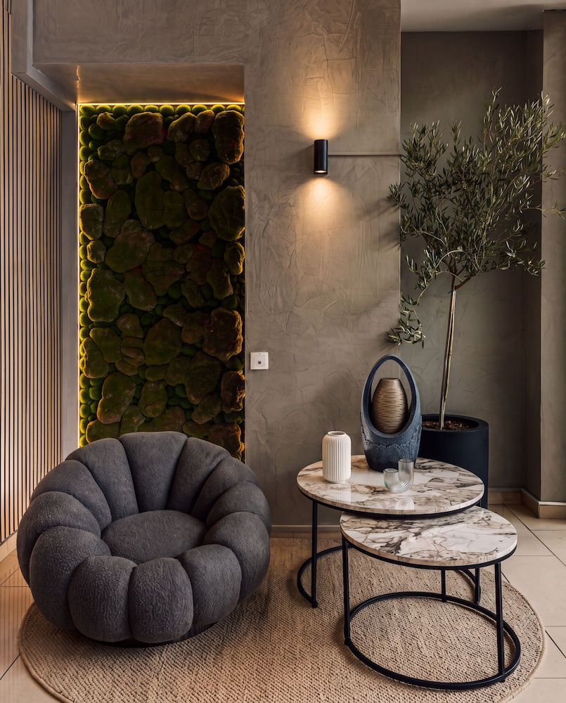 Athens Odeon Hotel 45/69