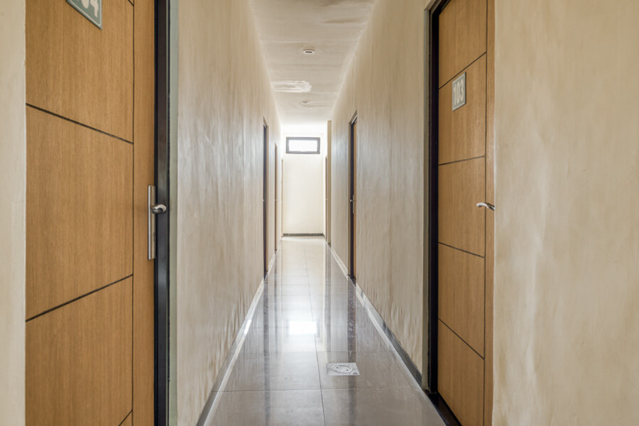 RedDoorz Syariah near Airlangga University Campus B 8/29