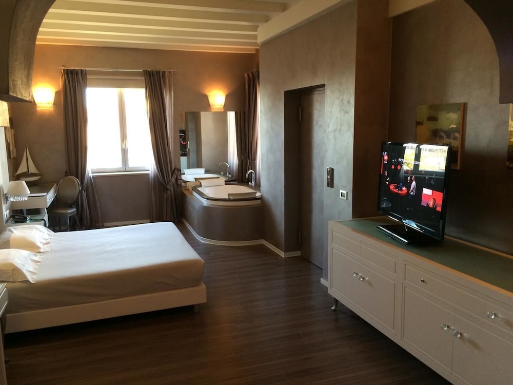 Hotel Morgana 14/28