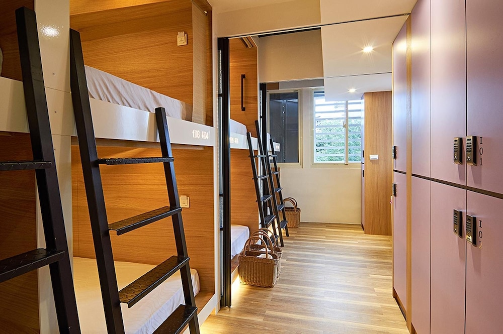 East Hostel 17/26