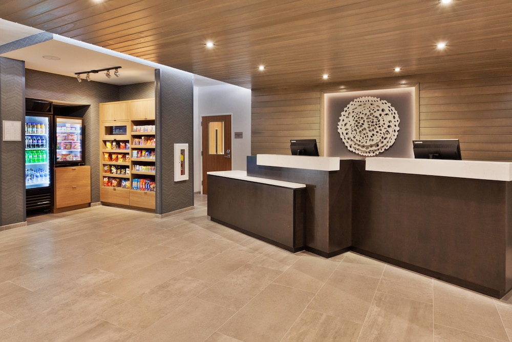 Lobby at Fairfield Inn And Suites By Marriott Birmingham Colonnade, BIRMINGHAM - AL