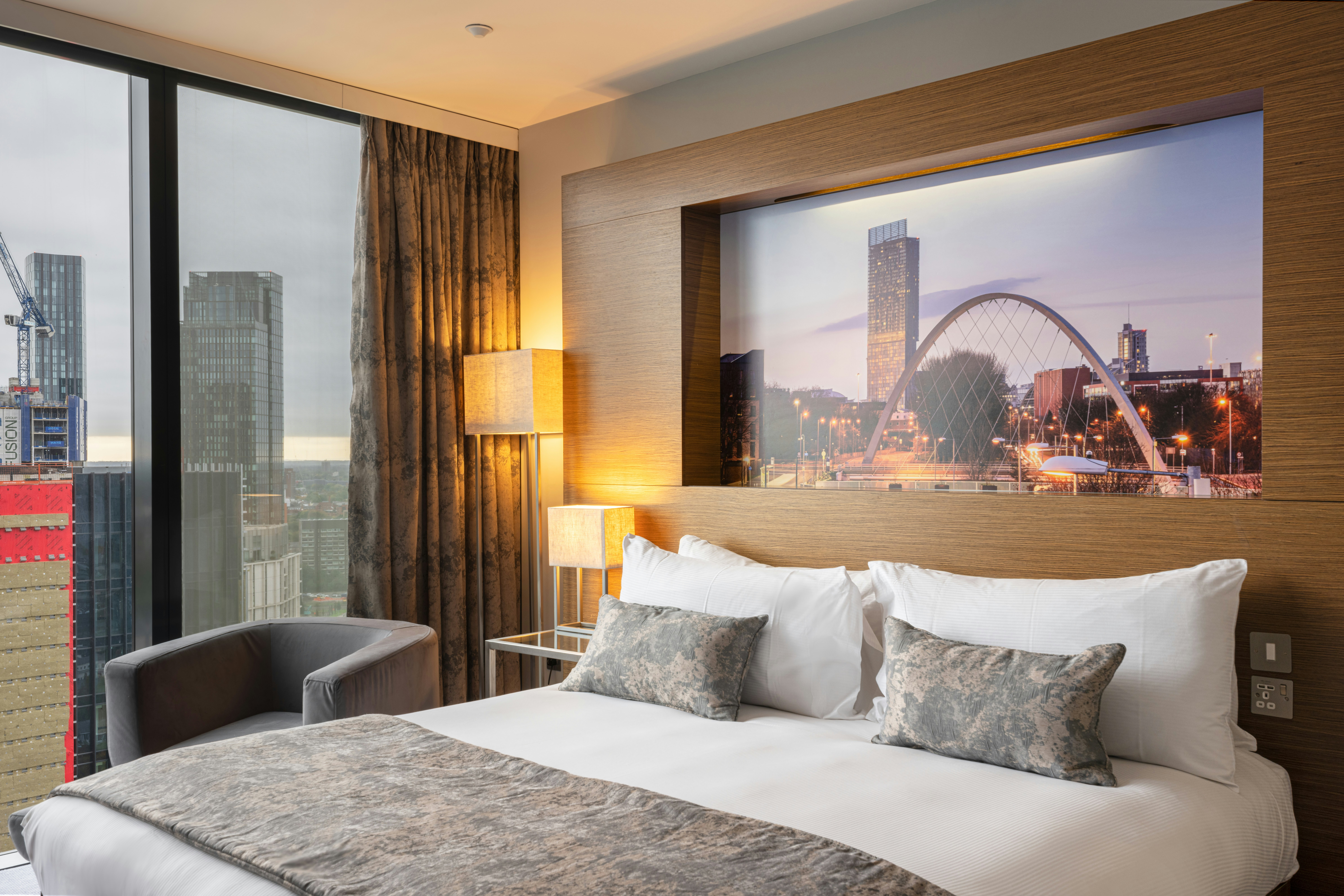 Skyline, Classic, King Bed