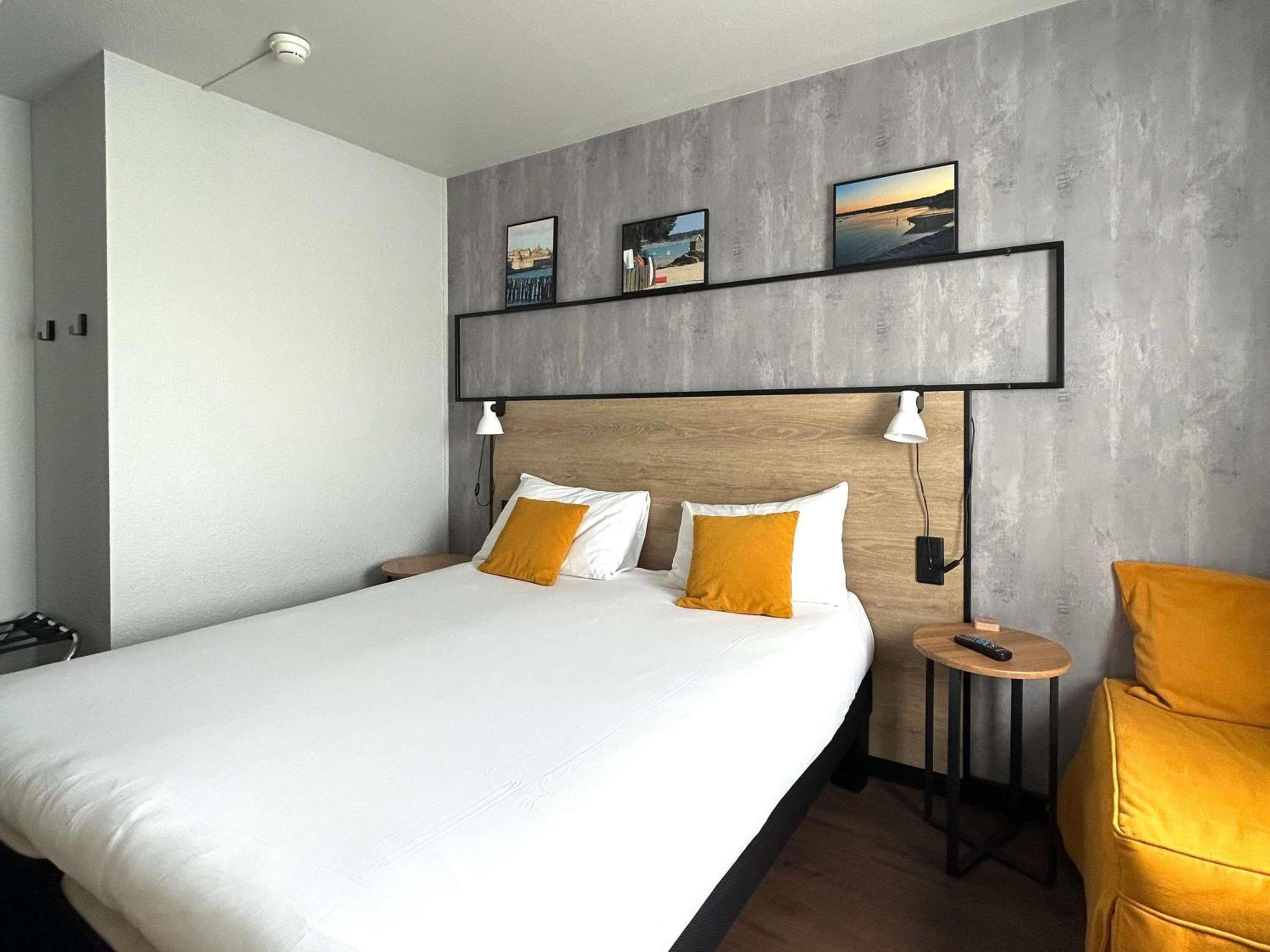 Room, Triple, 1 Double and 1 Single Bed, Ibis St Malo La Madeleine 6/10