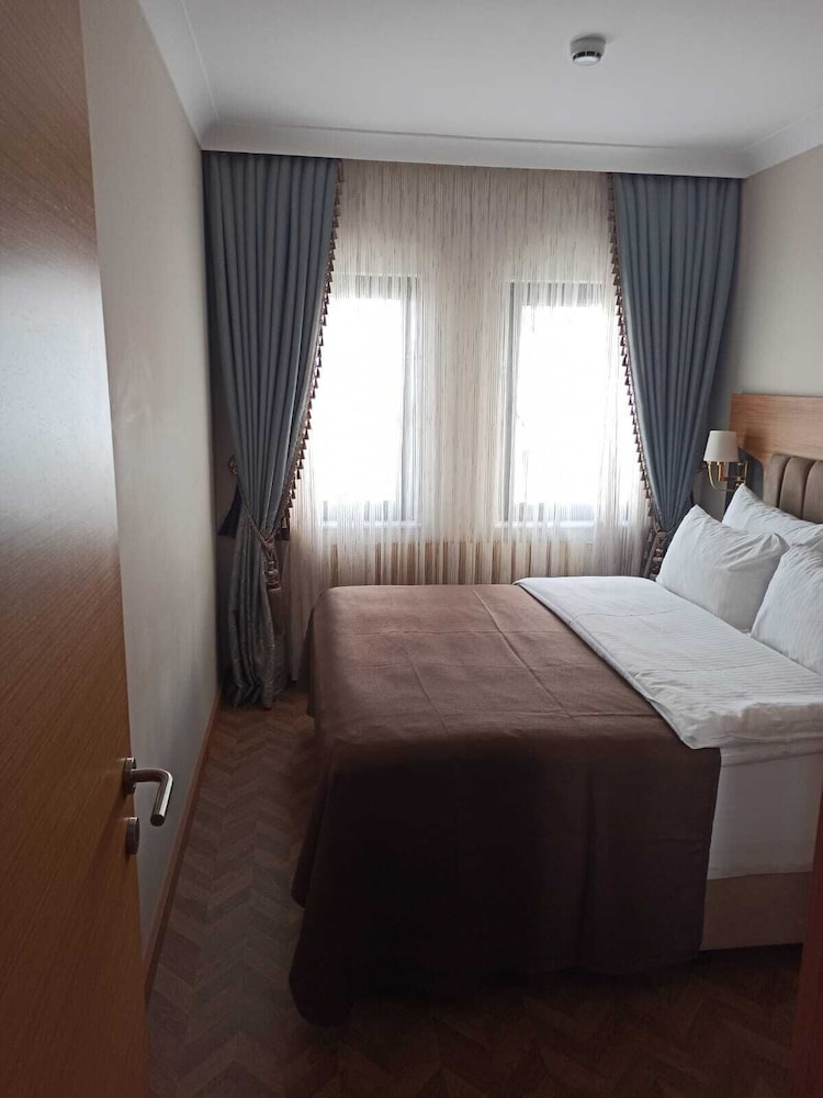 Ak Life Hotel & Suit 16/39