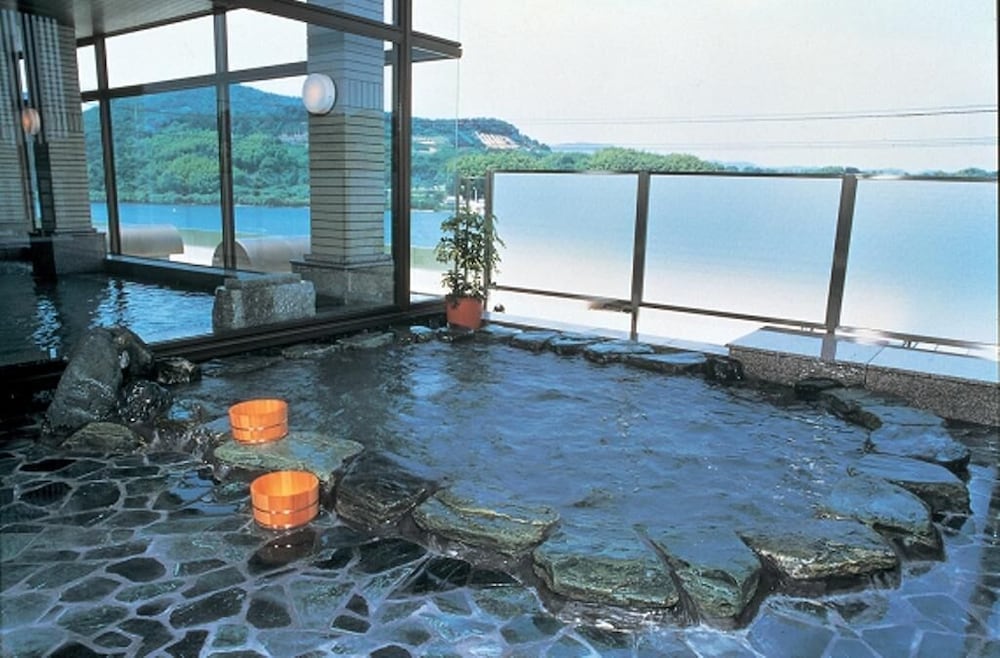 Hamanako Wanwan Paradise Hotel (Ex HAMANAKO GRAND HOTEL SAZANAMIKAN) 33/67