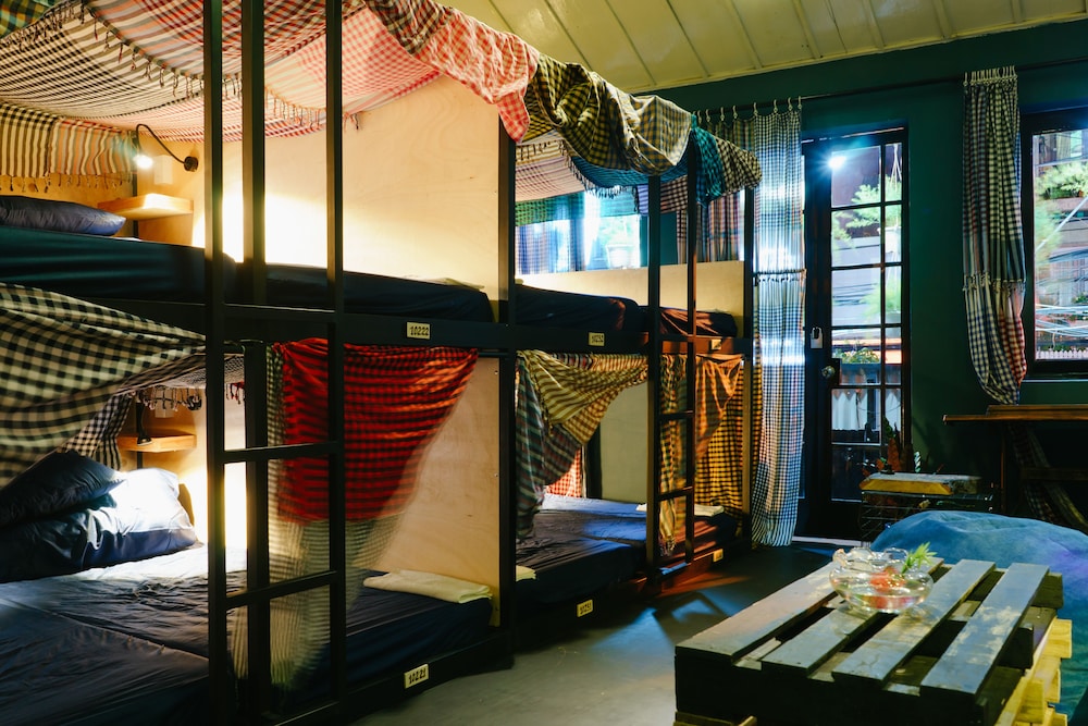 Leuleu Hostel 2 2/15