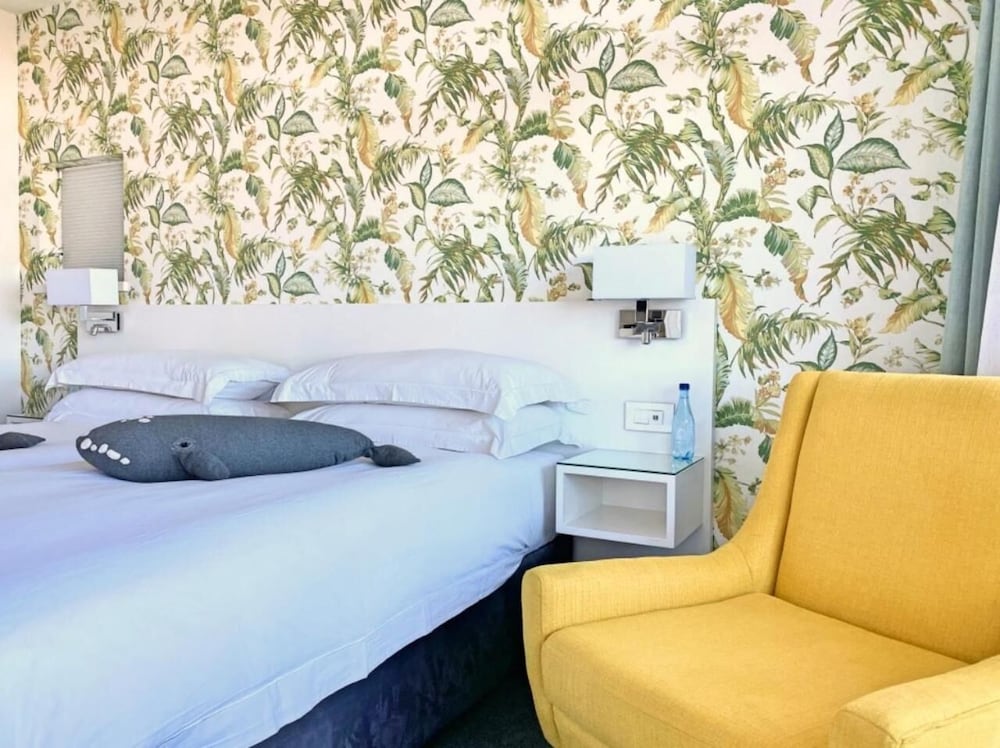 One Marine Drive Boutique Hotel 33/73