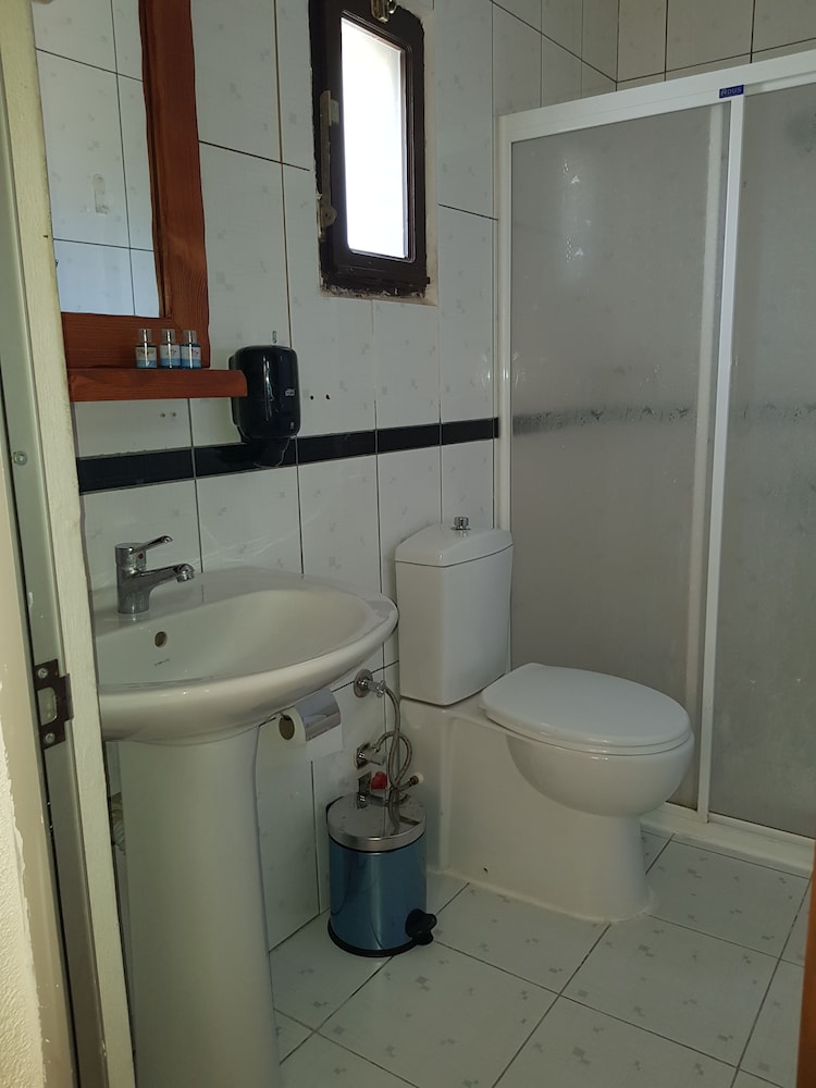Hakan Hotel 48/50