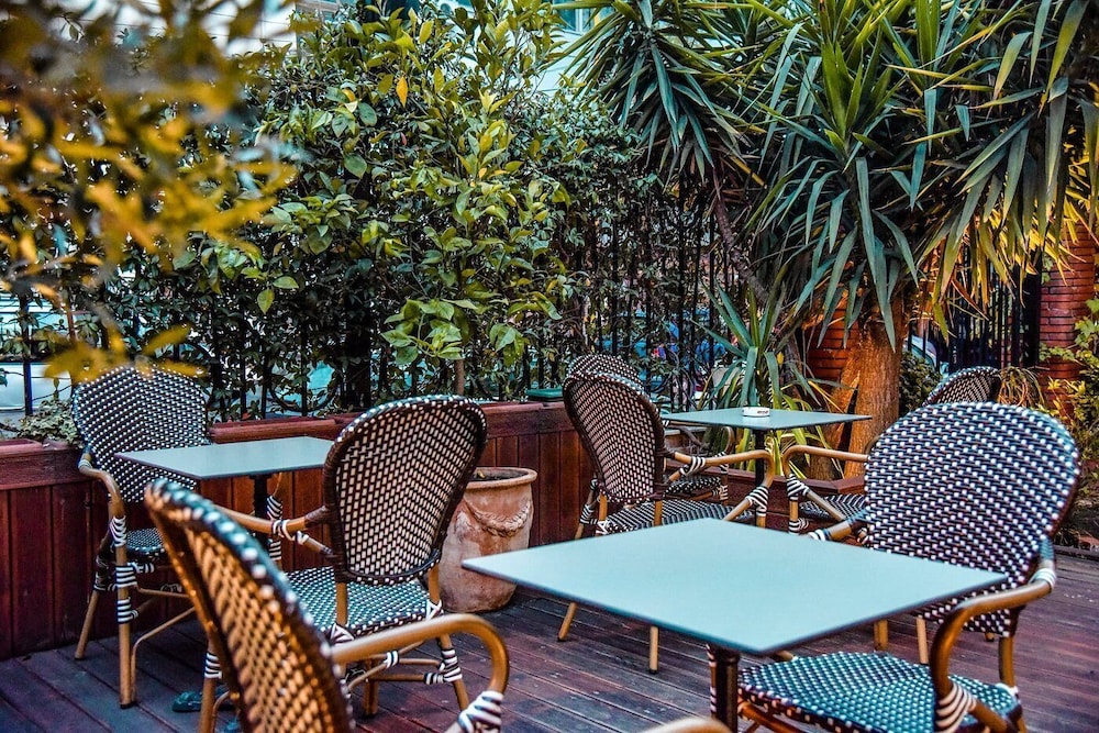 VH Broadway Tirana Hotel 35/50