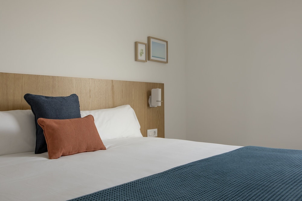 Nivaria Beach Apartments and Villas 19/66