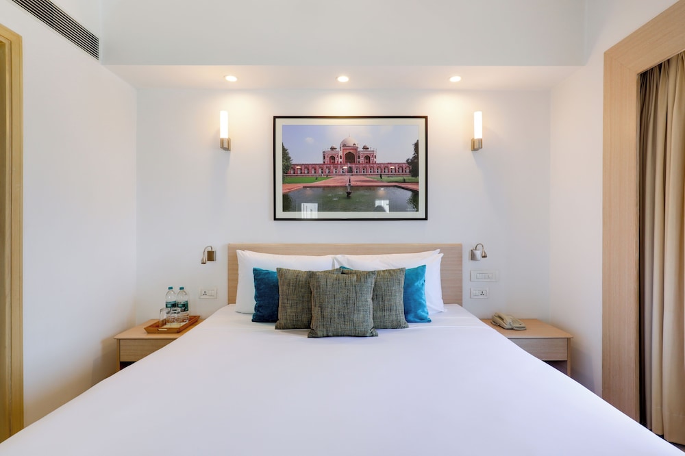 Red Fox Hotel Sector 60 Gurugram 18/62