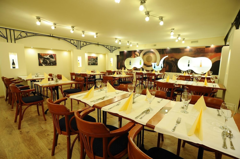 Minaret Hotel 34/50