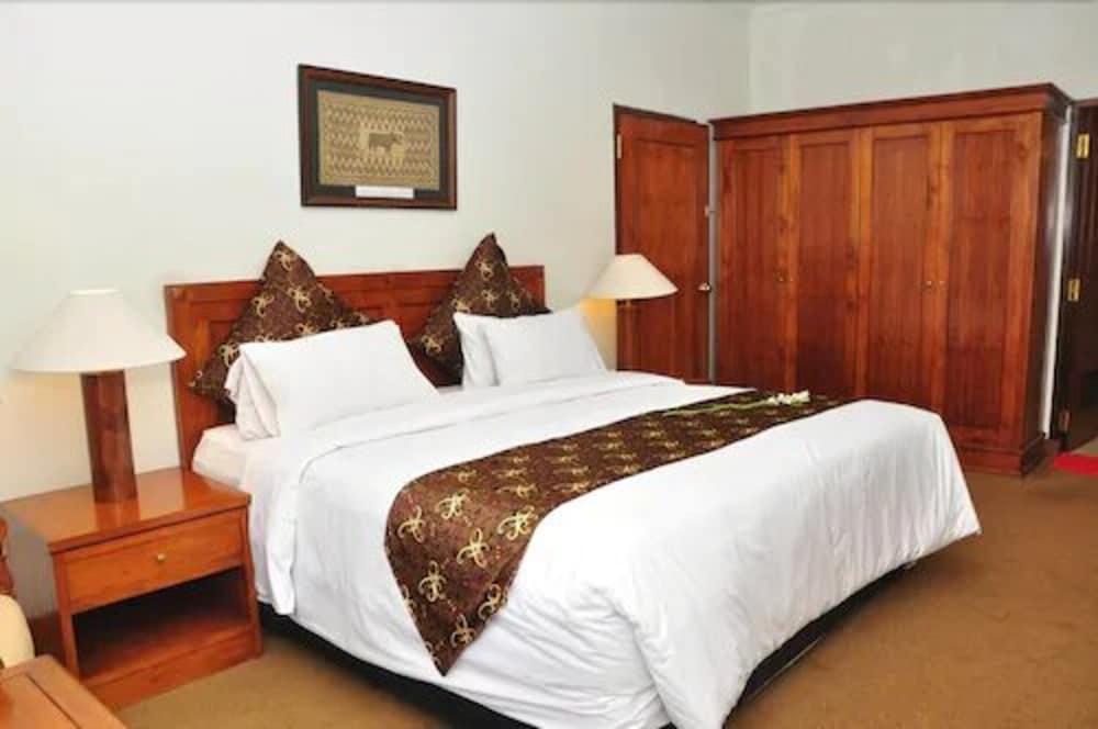MESRA BUSINESS & RESORT HOTEL 10/27