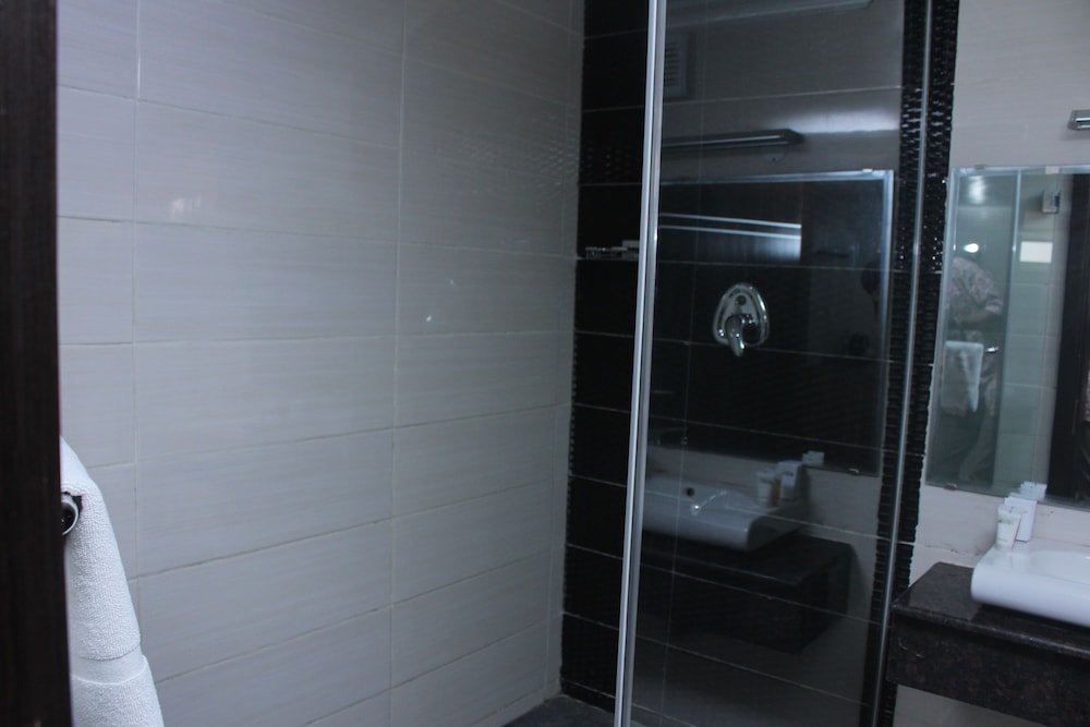 The View Lekki 40/40
