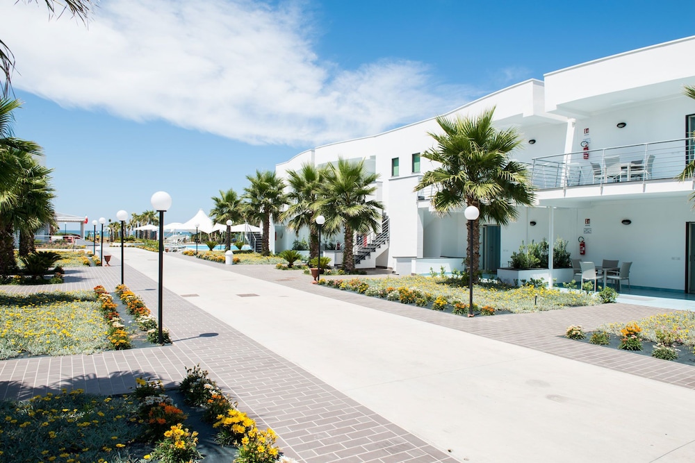 Medea Beach Resort 38/50