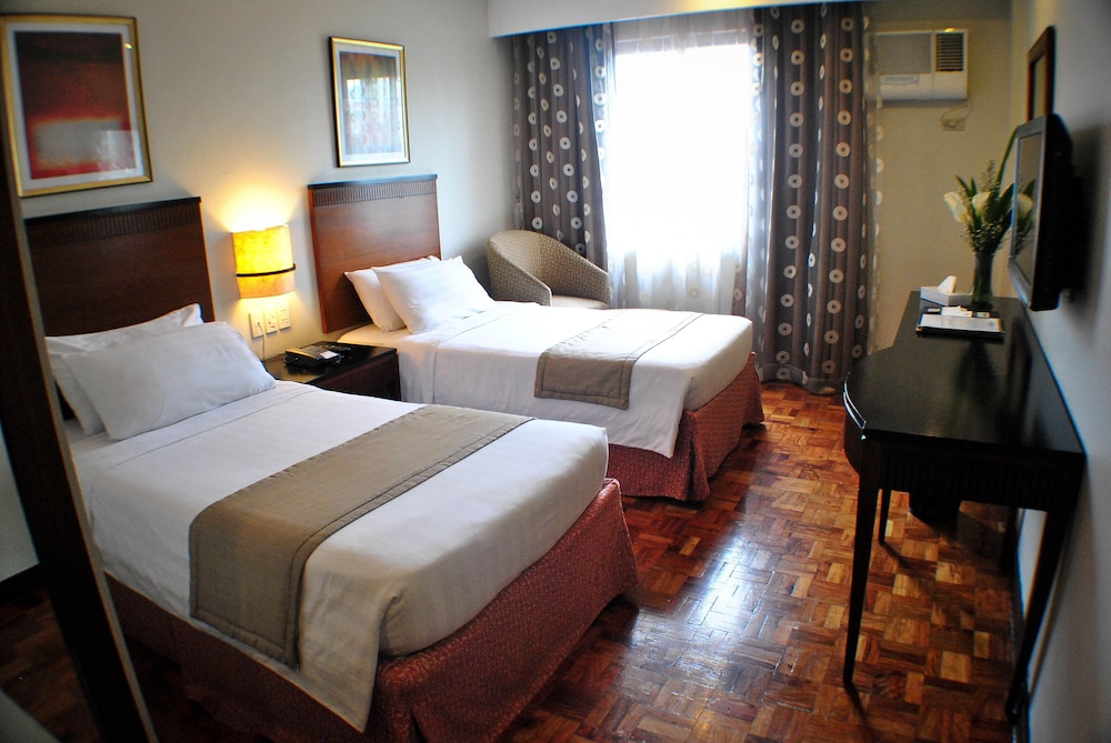 Fersal Hotel Neptune Makati 30/65