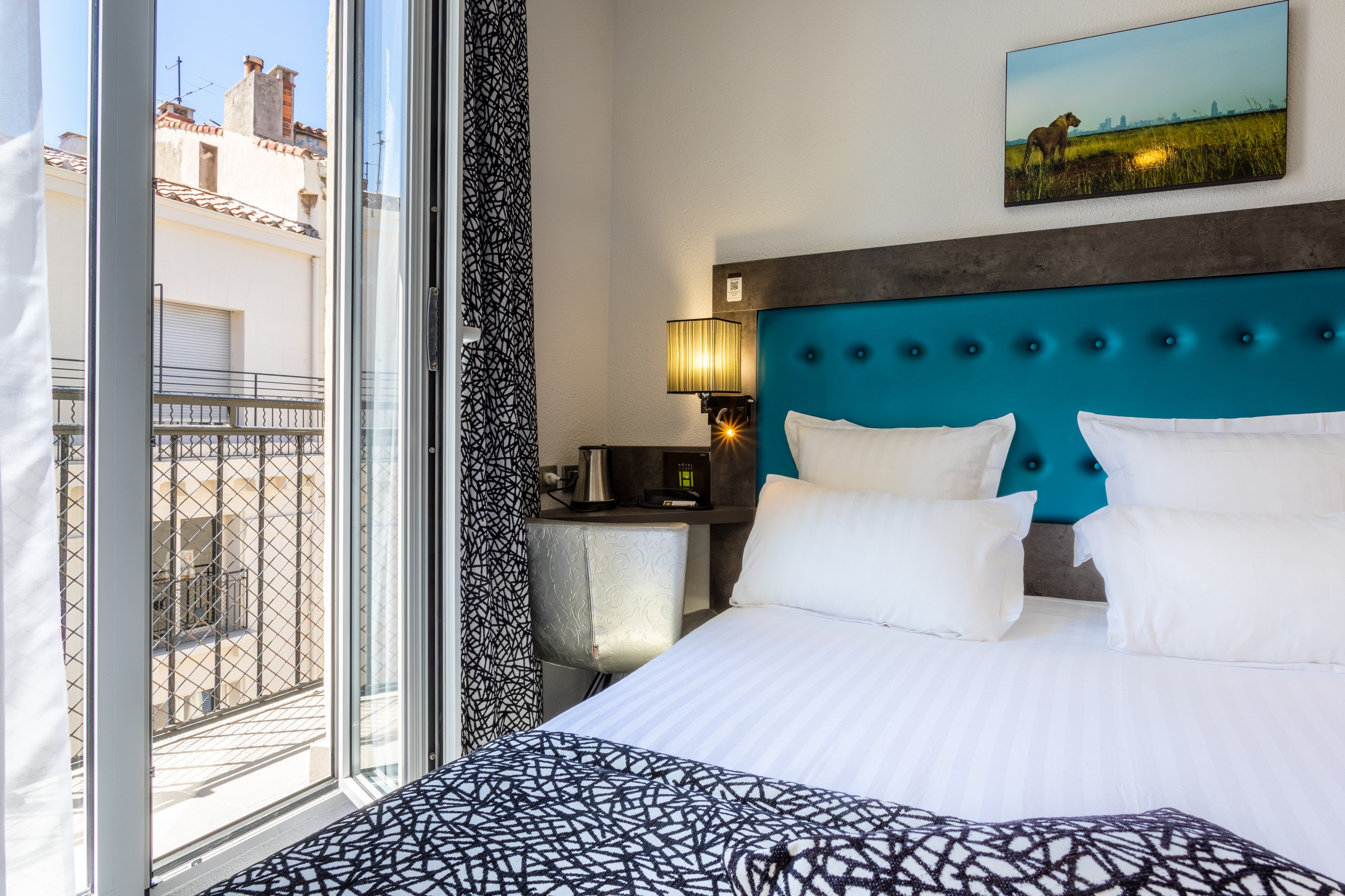 HOTEL CARRE VIEUX PORT 8/24