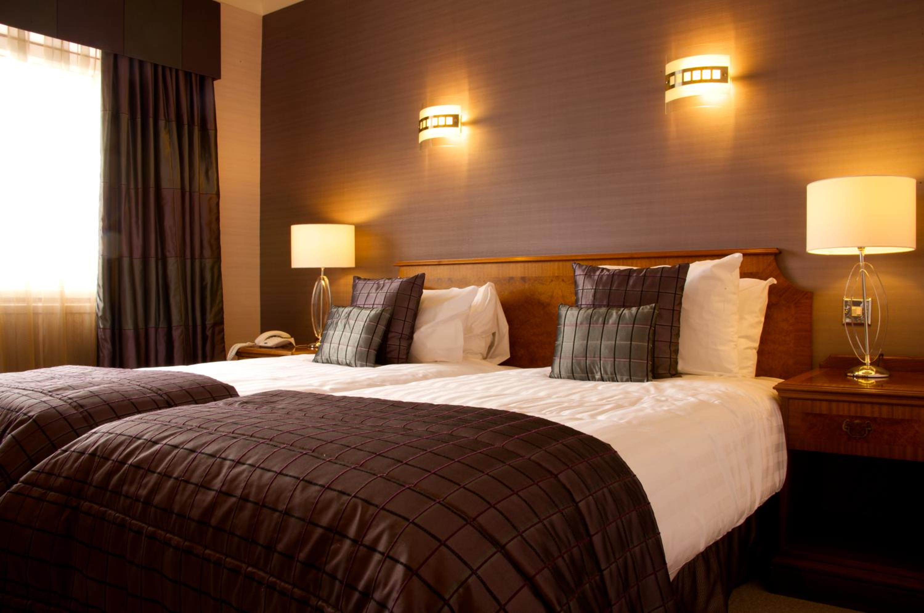 Family, Double and Twin Beds, Best Western Aberavon Beach Hotel 4/6