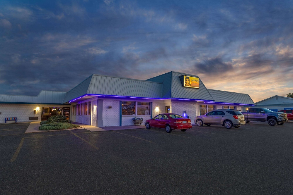 Baymont by Wyndham El Dorado 3/35