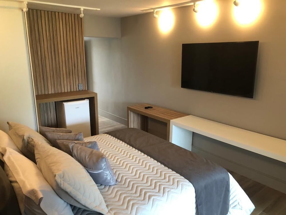 WEMBLEY INN HOTEL 7/35