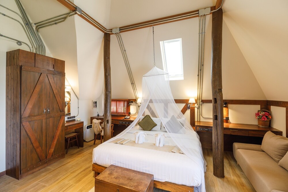 EXCLUSIVE, SUITE, DOUBLE BED, SOFA