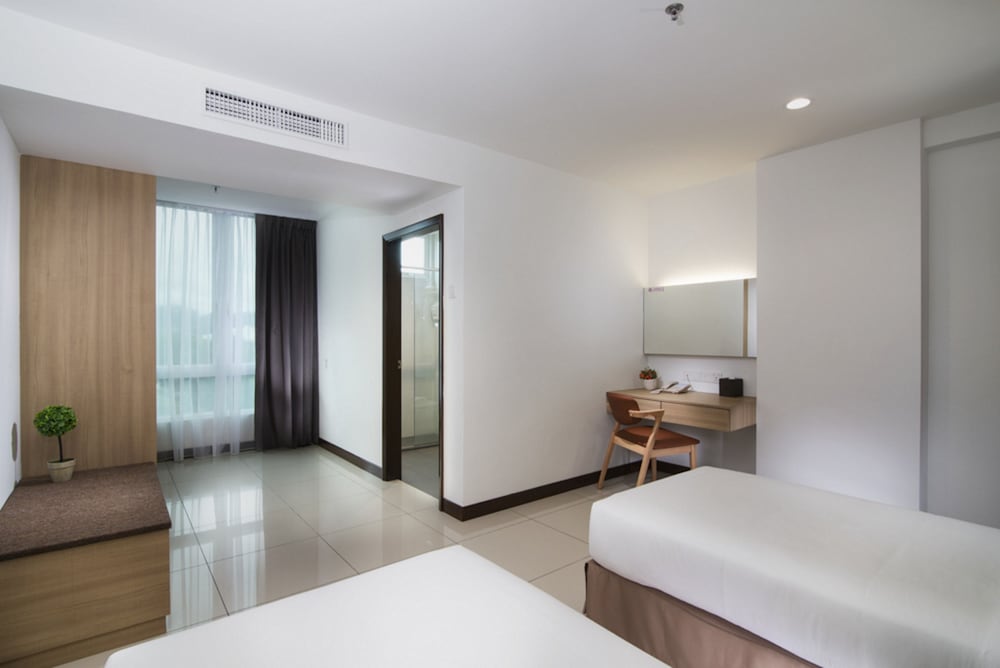 One Pacific Hotel Serviced Apartments 10/20