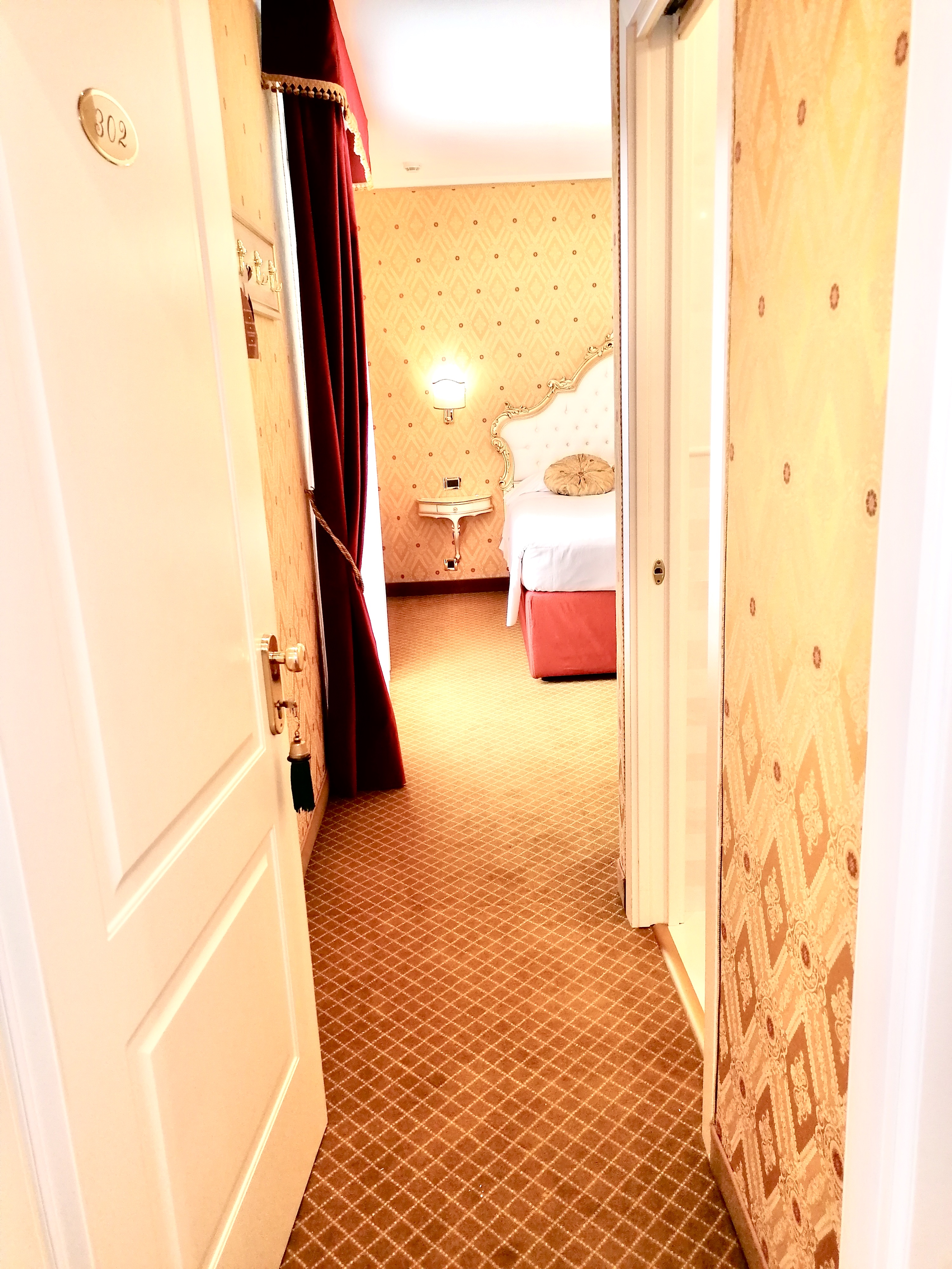 Superior Twin / Double Room