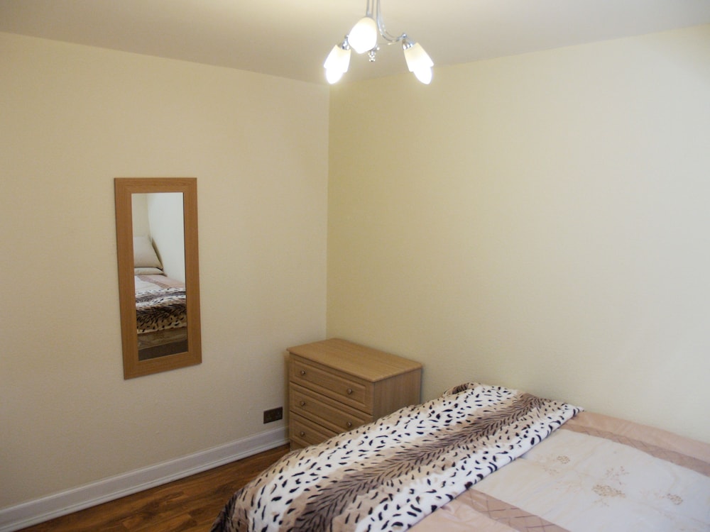 Niddry Street Apartments 10/27