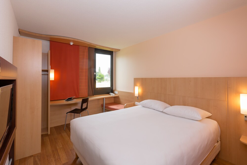 Ibis Guingamp - Coeur De Bretagne 20/63