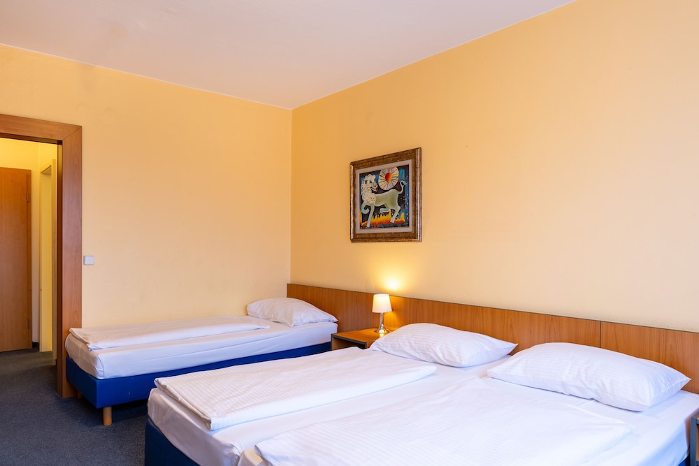 Good, Triple, 3 Beds