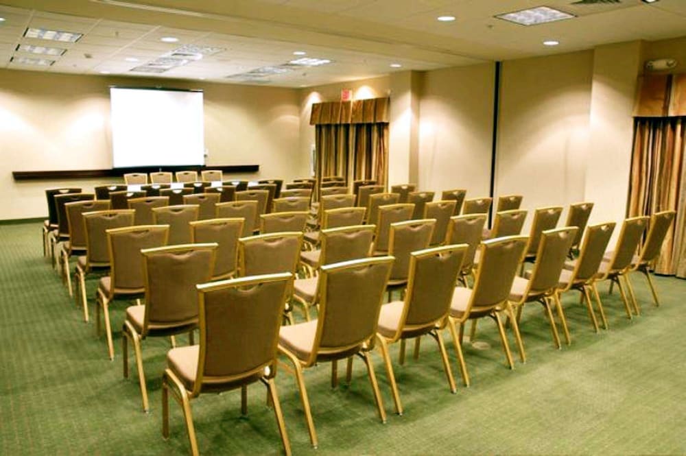 Hampton Inn Calera 40/47