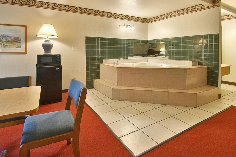 Clarion Pointe Shreveport West 17/45