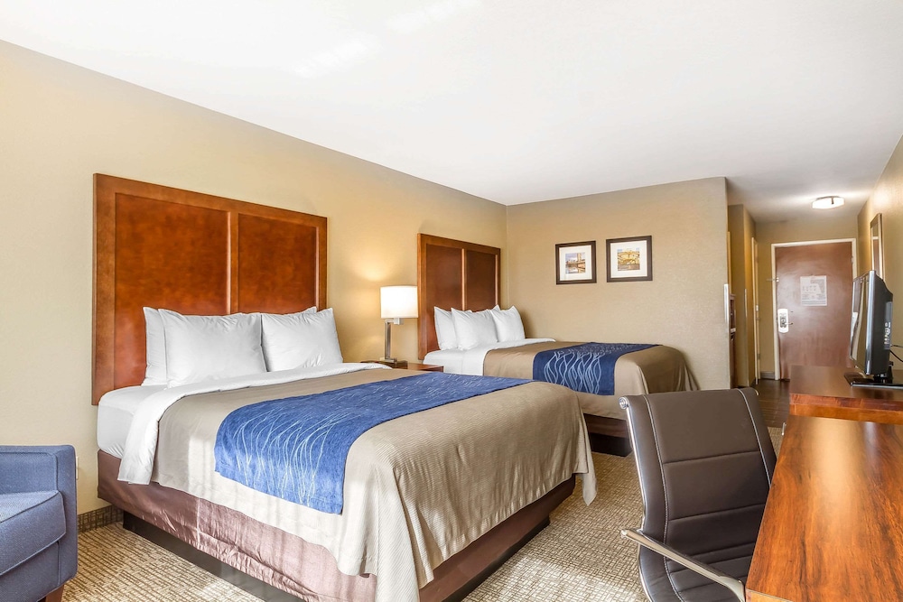 Comfort Inn & Suites Rocklin - Roseville 17/55