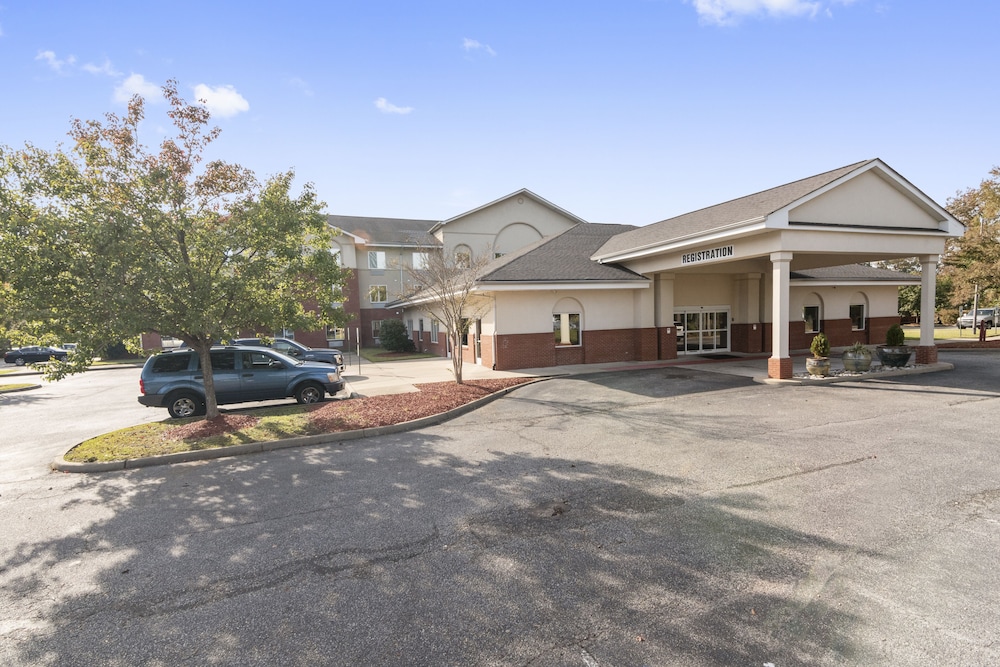 Sleep Inn & Suites Newport News City Center Area 4/41