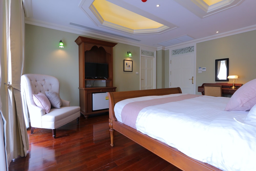 Hiranyakul House 18/50
