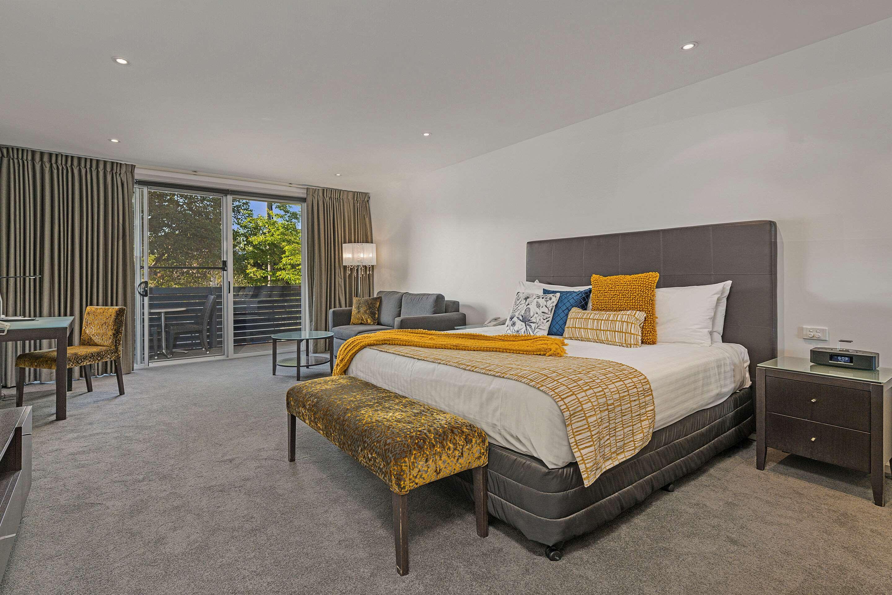 Upgrade, King Bed