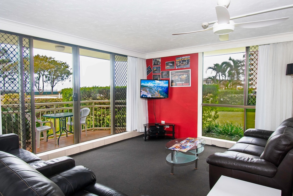 Seacrest Beachfront Holiday Apartments 49/69
