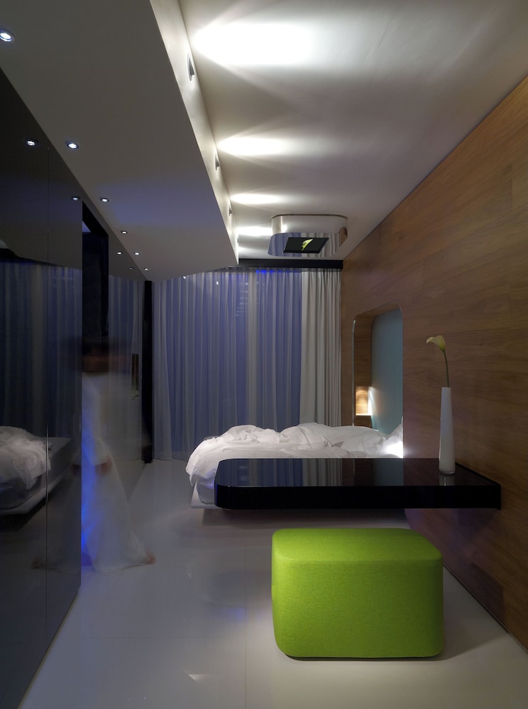 swimming pool spa