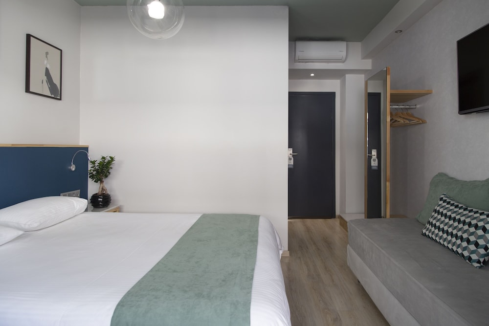 Be My Guest Athens 28/75