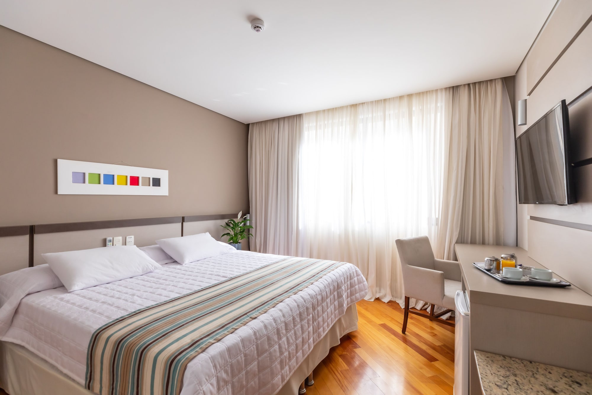 DELUXE, DOUBLE BED